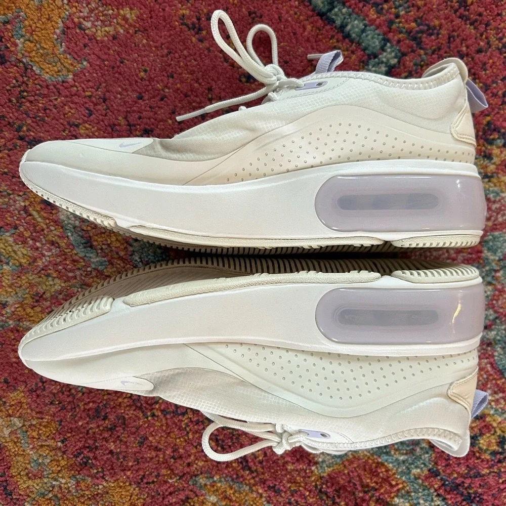Nike | Women’s white/lavendar Air Max Dia lace up sneakers, lavender accents 8.5